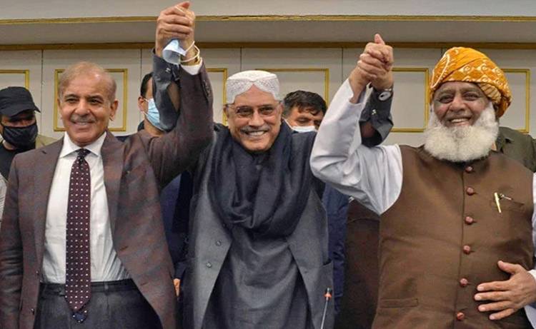 پنجاب میں تاریخ کا اعلان ، حکومتی ایوانوں میں ہل چل، آصف زرداری اور فضل الرحمن کی وزیر اعظم سے ہنگامی ملاقات