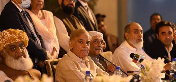 پی ڈی ایم اتحاد ختم ، کئی جماعتوں کے سربراہوں کی مولانا سے بات چیت بھی بند، جلد انتخابات ہی مسلم لیگ (ن) کے لیے واحد راستہ : سینئر صحافی