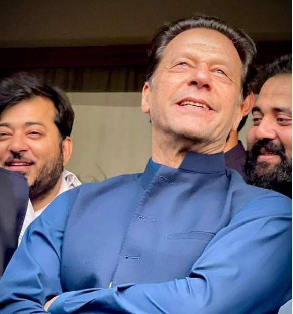 پولیس گرفتار نہ کرے ، عدالت میں پیش ہونے کے لیے تیار ہوں: عمران خان 