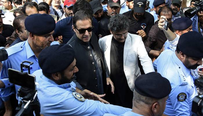 عمران خان کو بڑا ریلیف :ناقابل ضمانت وارنٹ گرفتاری معطل 