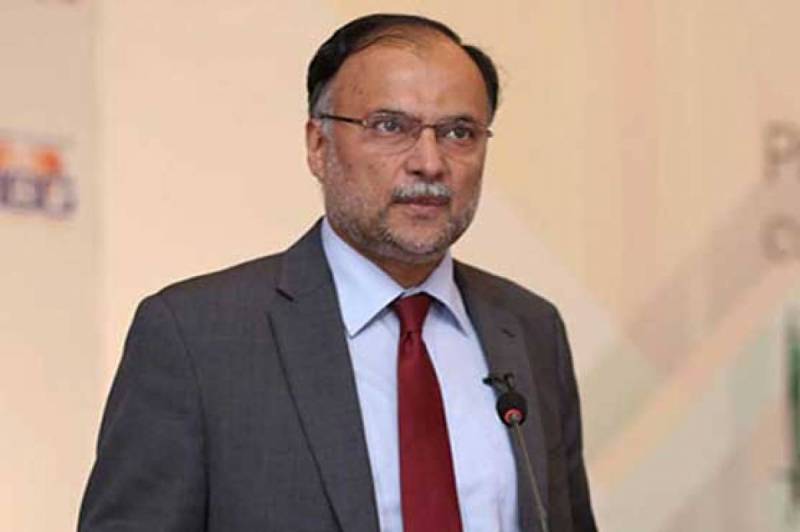 انتخابات کے انعقاد کاحتمی فیصلہ الیکشن کمیشن کرے گا، عدالت عظمیٰ نے 90 دن میں الیکشن کا فیصلہ ’جلد بازی‘ میں لیا:  احسن اقبال