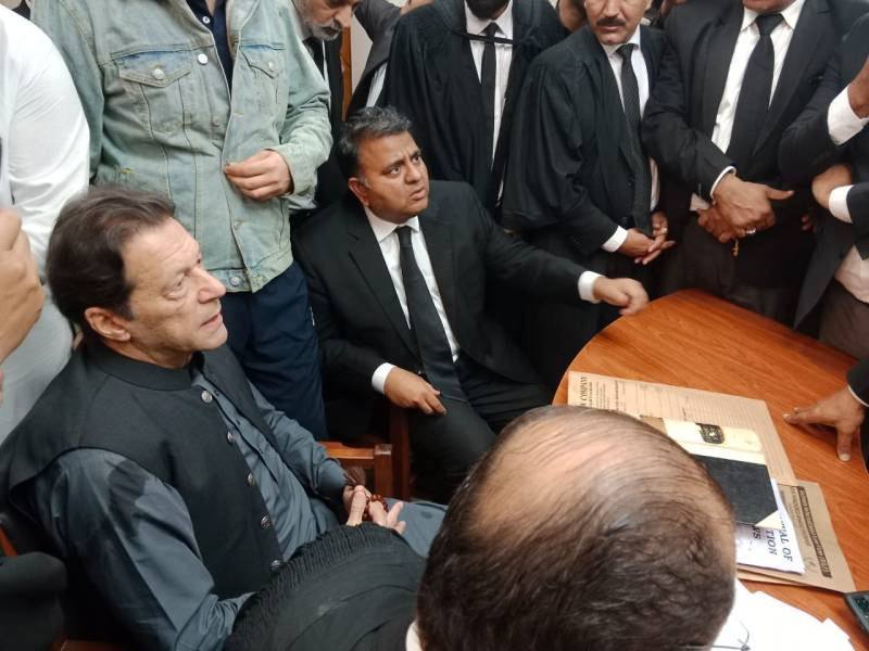 عمران خان کو لاہور ہائیکورٹ سے ریلیف ملنے کا سلسلہ جاری، 27 مارچ تک گرفتاری سےروک دیا