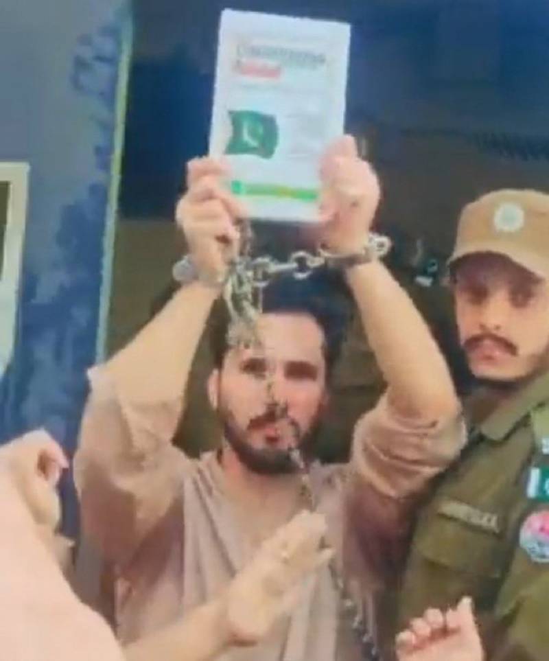 حسان نیازی 2 دن کے ریمانڈ پر کراچی پولیس کے حوالے