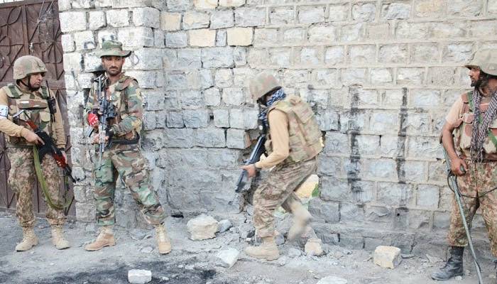 سبی: سکیورٹی فورسز سے فائرنگ کے تبادلے میں 1 دہشت گرد ہلاک 2 زخمی ہوگئے 