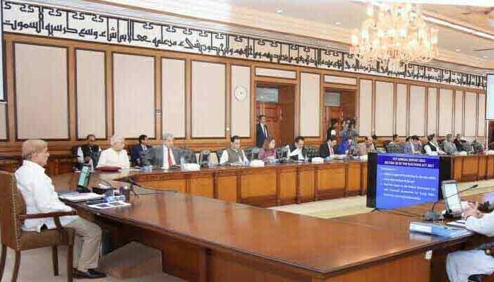 الیکشن التوا کیس میں سپریم کورٹ کے فیصلے کے بعد وفاقی کابینہ کے اجلاس کا وقت تیسری مرتبہ تبدیل