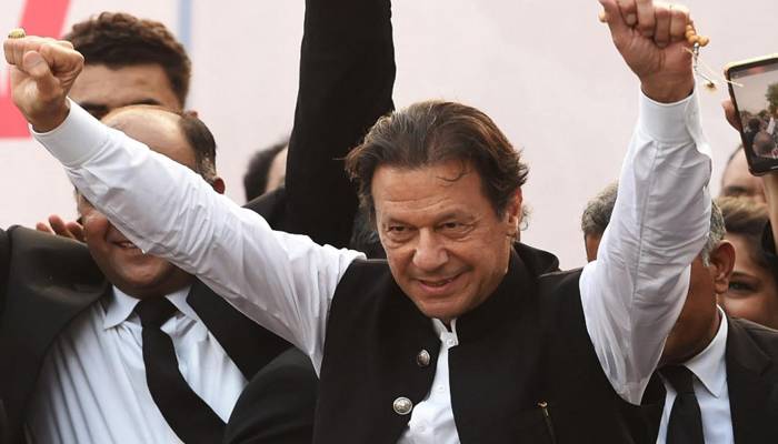 کپتان کو ریلیف پر ریلیف، 8 مقدمات میں 18 اپریل تک عبوری ضمانت میں توسیع ، آج حاضری سے استثنیٰ کی درخواست بھی منظور