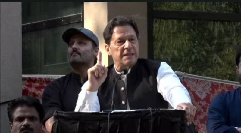 حکومت نے فوج کو عدلیہ اور قوم کے سامنے لا کھڑا کیا ہے: عمران خان 