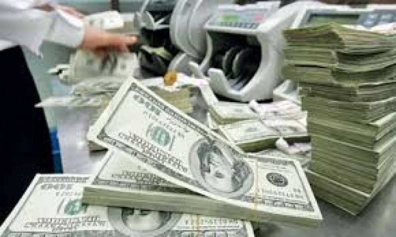 ڈالر کو  پھر پر لگ گئے