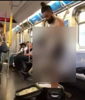 چلتی ٹرین میں امریکی شہری کی نیم برہنہ نہاتے ہوے ویڈیو وائرل
