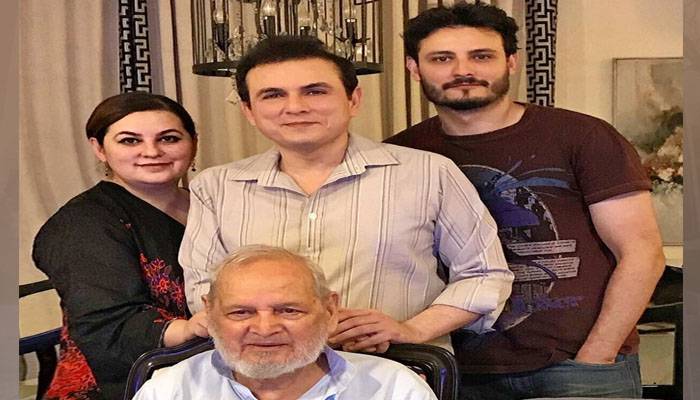 پاکستان کے معروف اداکار عثمان خالد بٹ کے والد انتقال کرگئے