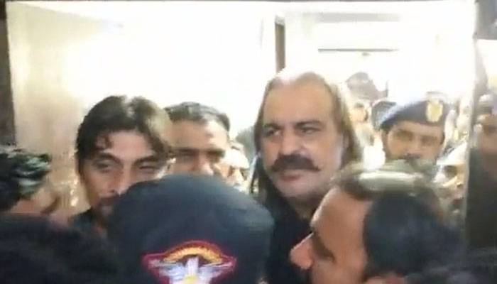 علی امین گنڈا پورکو 3 روزہ جسمانی ریمانڈپر بھکر پولیس کےحوالے کردیا گیا 