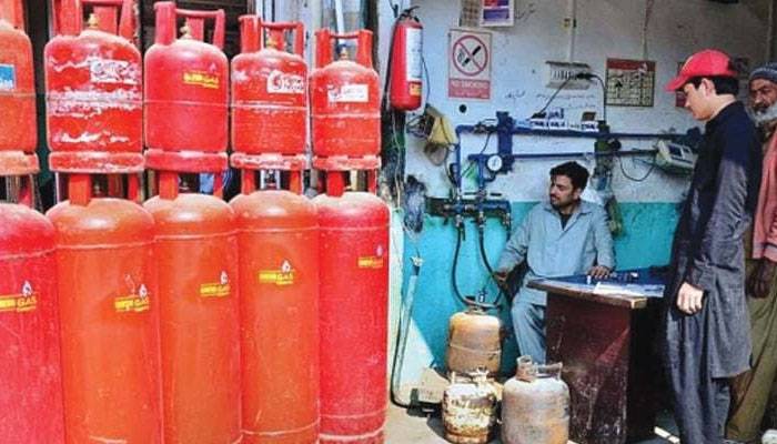 پیٹرول کی قیمت بڑھنے کے بعد ایل پی جی مافیا نے بھی قیمت میں خود ساختہ ا ضافہ کردیا 