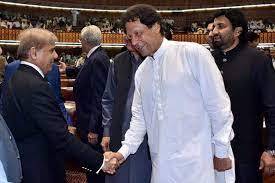 نااہلی کا خوف یا سپریم کورٹ کا دباؤ؟ حکومت کا مذاکرات کیلئے  پی ٹی آئی سے رابطہ 