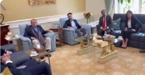 نواز شریف سے بین الاقوامی معاشی ماہرین کی ملاقات ، پاکستانی مسائل کے حل پر تبادلہ خیال 