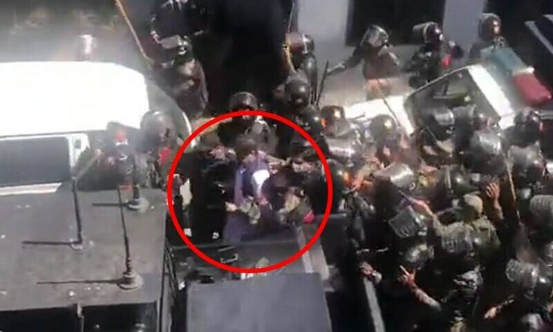 سپریم کورٹ نے عمران خان کی گرفتاری غیرقانونی قرار دے دی، فوری رہا کرنے کا حکم