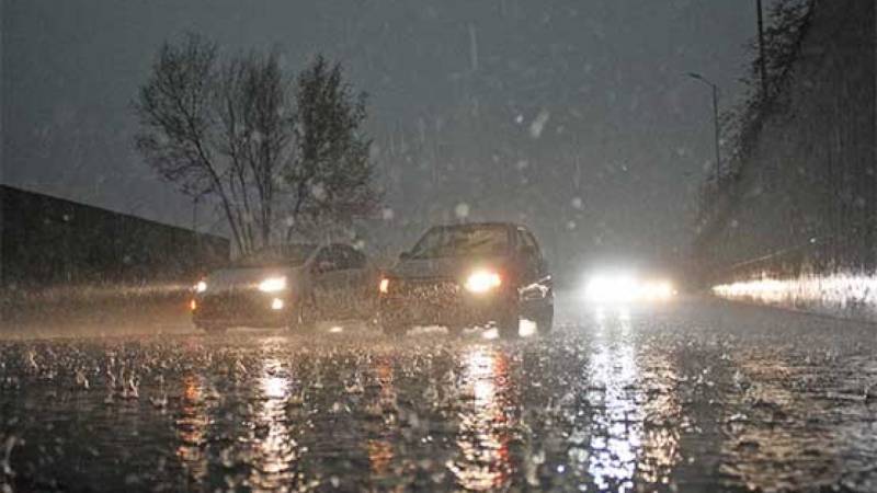 موسم کروٹ بدلنے کو تیار، شدید گرمی کے بعد بارش برسانے والا سسٹم ملک میں داخل 
