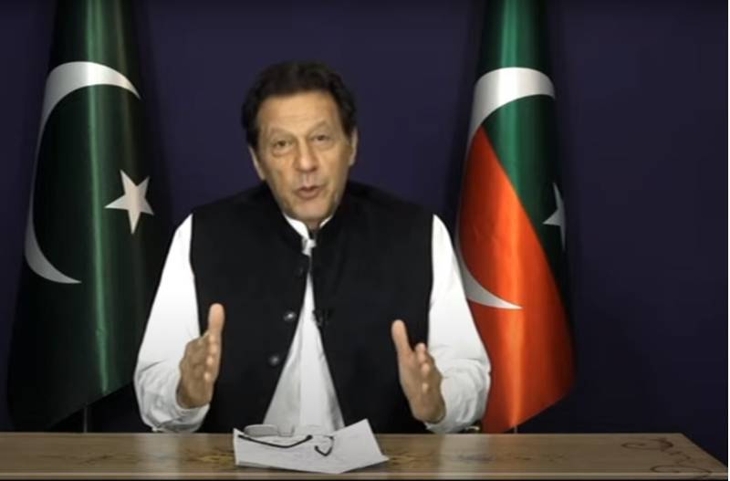 بات چیت کا آغاز کیا جائے: عمران خان  نے حکومت کو پیشکش  کردی
