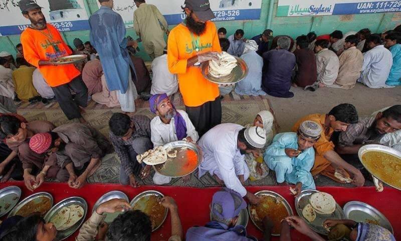 پاکستانی خیراتی ادارے ریکارڈ مہنگائی کے بوجھ تلے دب گئے