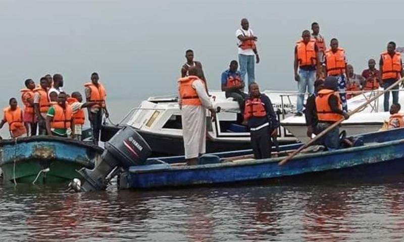 نائجیریا میں  باراتیوں کی کشتی الٹ گئی، 100 افراد ہلاک،زندہ بچنے والوں کی تلاش  جاری