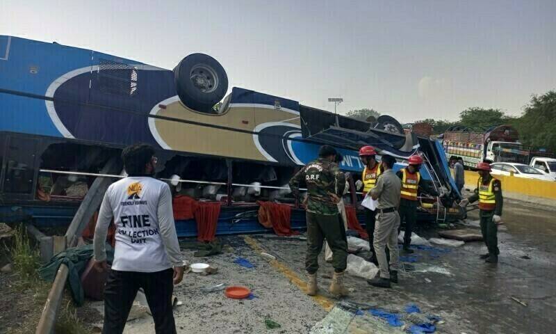 کلر کہار حادثہ ، 11 میتیں ورثا کے حوالے ، ایک خاتون کی شناخت نہ ہوسکی، لواحقین کی تلاش 