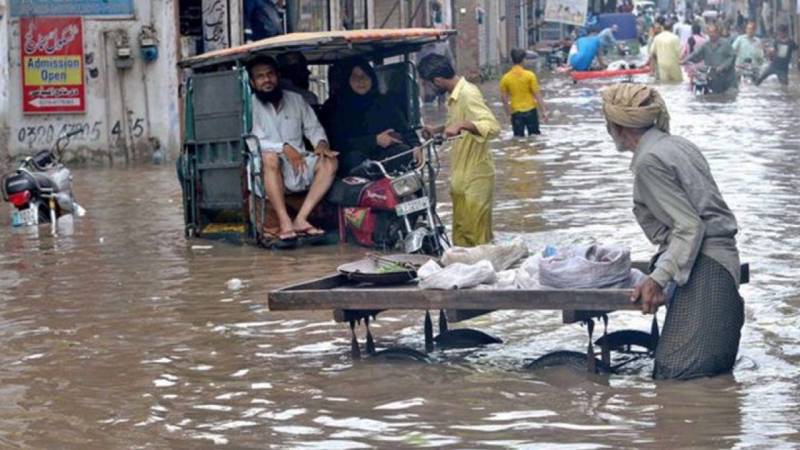 لاہور سمیت پنجاب کے مختلف علاقوں میں موسلا دھار بارش ، نشیبی علاقے زیرآب، 11 افراد جاں بحق ، متعدد زخمی 