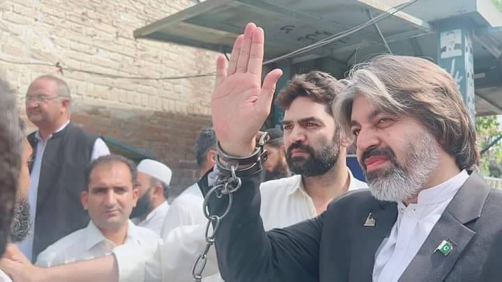 چھٹی بارپی ٹی آئی رہنما علی محمد خان رہائی کے بعد گرفتار