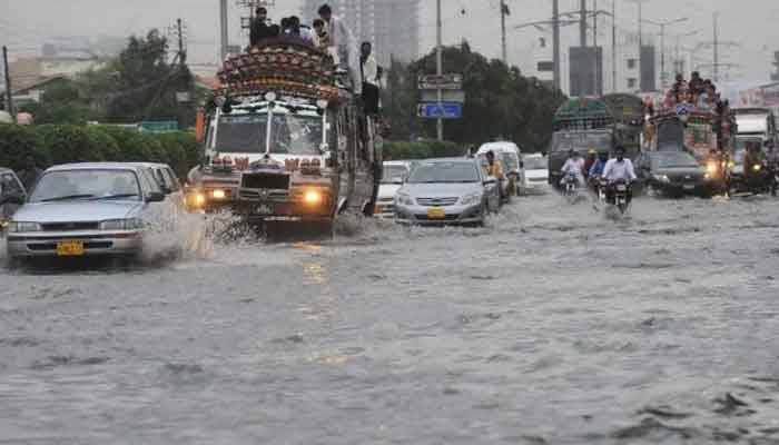 ملک بھر میں آج سے مون سون بارشیں شروع، سیلاب اور لینڈسلائڈنگ کا خدشہ