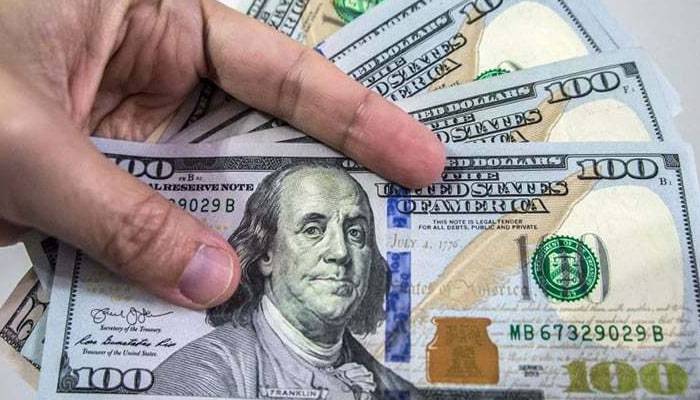 ڈالر کی قیمت میں کمی