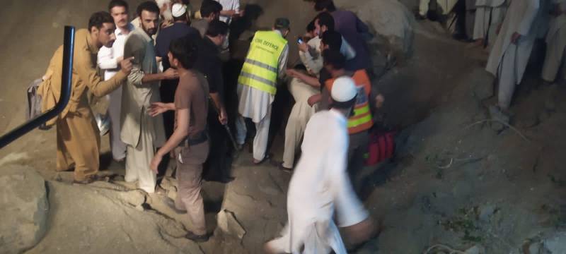 شانگلہ میں پہاڑی تودہ گرگیا ، 8بچے جاں بحق