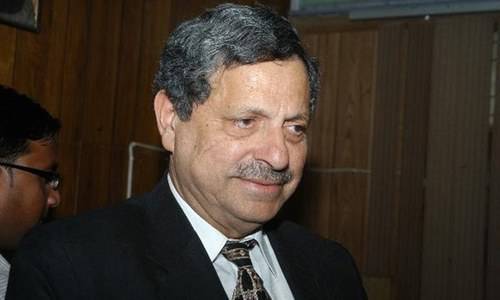 عمران خان کو نکالنے کیلئے آئینی طریقہ اختیار کیا گیا لیکن نواز شریف کی برطرفی کیلئے عدالتیں استعمال ہوئیں: حامد خان 