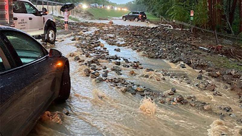 نیویارک ہڈسن ویلی میں بارشوں کی وجہ سے سیلابی صورتحال،نظام زندگی درہم برہم