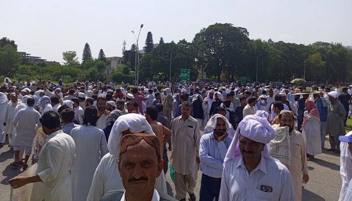 ڈی سی لاہور کے ایپکا کے ساتھ مذاکرات، حاجی ارشاد گروپ نے احتجاج موخر کر دیا