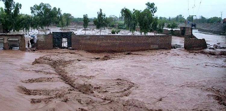 بلوچستان میں سارنگانی کے مقام پر طغیانی، دو دیہات زیرآب آگئے