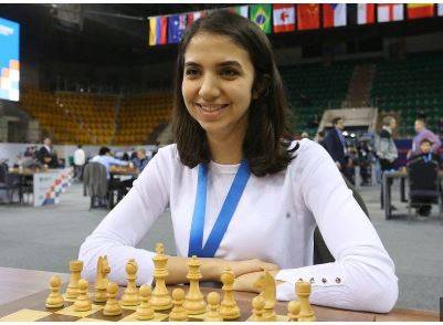بغیر حجاب مقابلے میں حصہ لینے والی ایرانی شطرنج کی کھلاڑی کوسپین  کی شہریت مل گئی