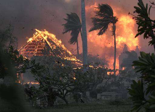 ہوائی کے جنگلات میں لگنے والی آگ سےہلاکتوں کی تعداد 53 تک پہنچ گئی،  ایک ہزار سے زائد عمارتیں زمین بوس