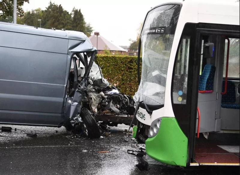 کوئٹہ: بس اور وین میں تصادم، 8 افراد زخمی