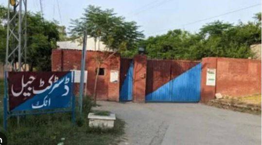 اٹک جیل میں چیئرمین پی ٹی آئی سے ملاقاتیوں کی فہرست تیار:26 افراد میں فیملی، پارٹی رہنمائوں، وکلا اور ڈاکٹر کا نام شامل 