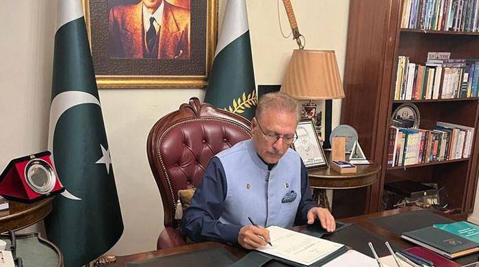 صدر مملکت نے آفیشل سیکریٹ ، آرمی ایکٹ کے ترمیمی بلوں پر دستخط کردیئے