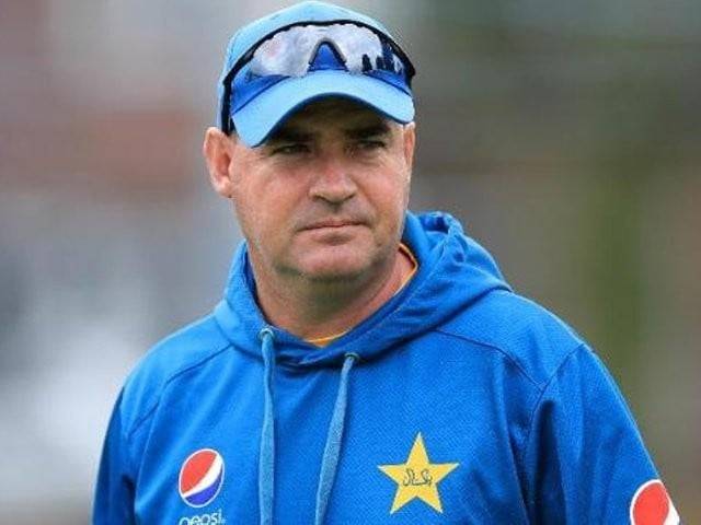  مکی آرتھر نے  سری لنکا میں پاکستانی ٹیم کو جوائن کرلیا