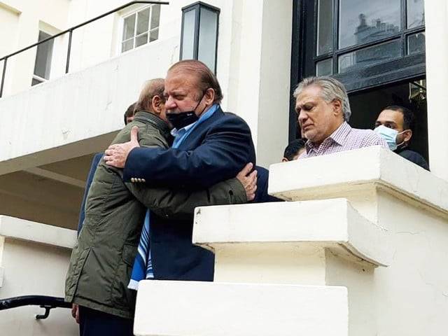 شہباز شریف کے بعد اسحاق ڈار بھی لندن پہنچ گئے 
