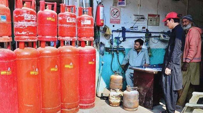 پٹرول کے بعد ایل پی جی کی قیمتوں میں بھی بڑا اضافہ