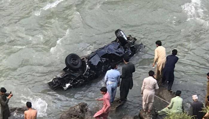  مظفر آباد: کار دریائے نیلم میں جا گری، 4 افراد جاں بحق، 1 زخمی
