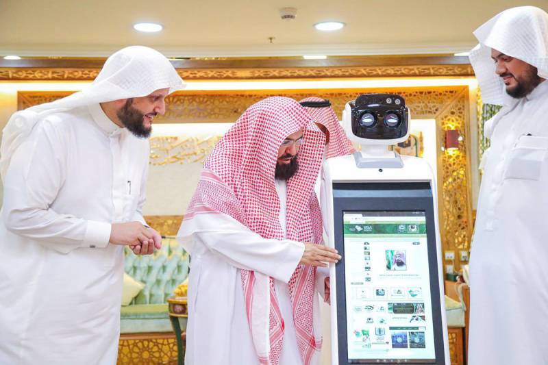 سعودی عرب کی  اے آئی میں دلچسپی،وژن2030 میں ٹیکنالوجی کے فروغ سے سرمایہ کاری  کی طرف نظریں لگالیں 