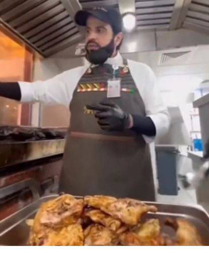 سعودی شہزادہ ریسٹورنٹ میں  باورچی بن گیا،ویڈیو وائرل