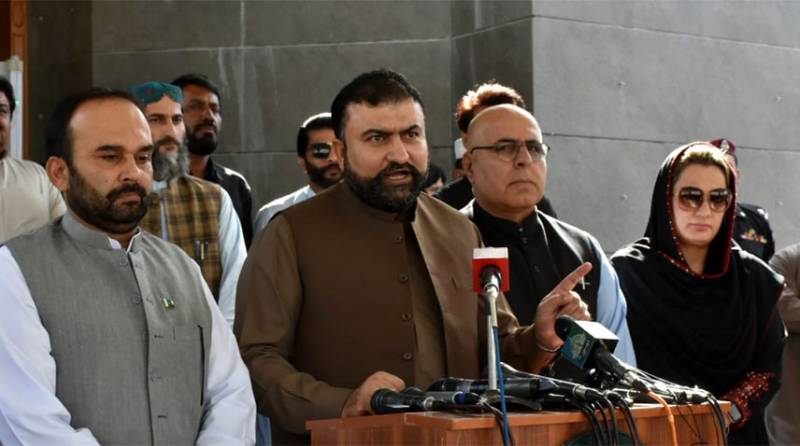 سانحہ مستونگ میں را ملوث ، 2 سال دہشت گردوں سے  نرم پالیسی رکھی گئی، اب انہیں بلوں سے نکال کر ماریں گے: سرفراز بگٹی 