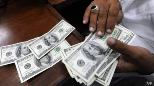 ڈالر کی قیمت میں 48 روپے کمی 