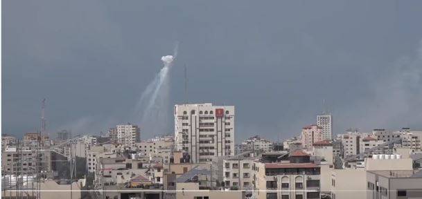  اسرائیل کی فلسطینیوں  پر بربریت جاری،ممنوعہ فاسفورس بم کا استعمال شروع کردیا 