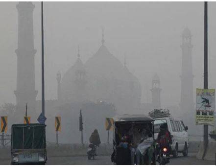 سموگ سے بچاؤ کے لیے پنجاب حکومت کا بڑا فیصلہ، صوبہ بھر میں ایمرجنسی نافذ، سکولوں میں چھٹی  کی تجویز مسترد