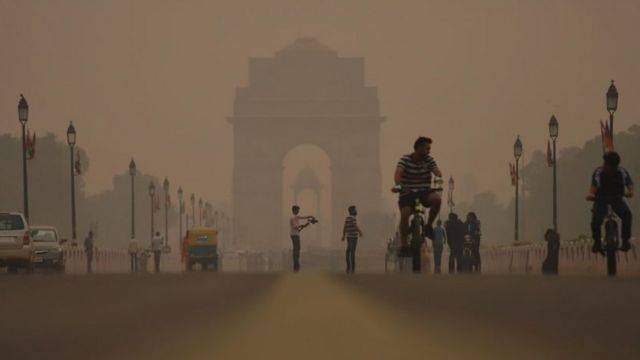 بھارت  میں سموگ کی شدید لہر ،آئی سی سی نے   فضائی آلودگی کا جائزہ لینا شروع کر دیا ،سٹیڈیم کے اطراف  پانی کے چھڑکاؤ کا پلان