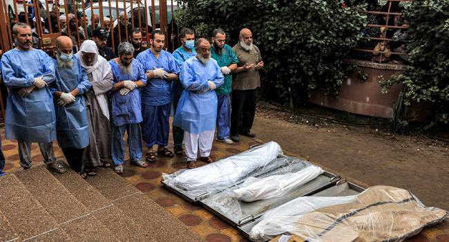 غزہ کے الشفا ہسپتال میں 179 لاشوں کی اجتماعی تدفین 